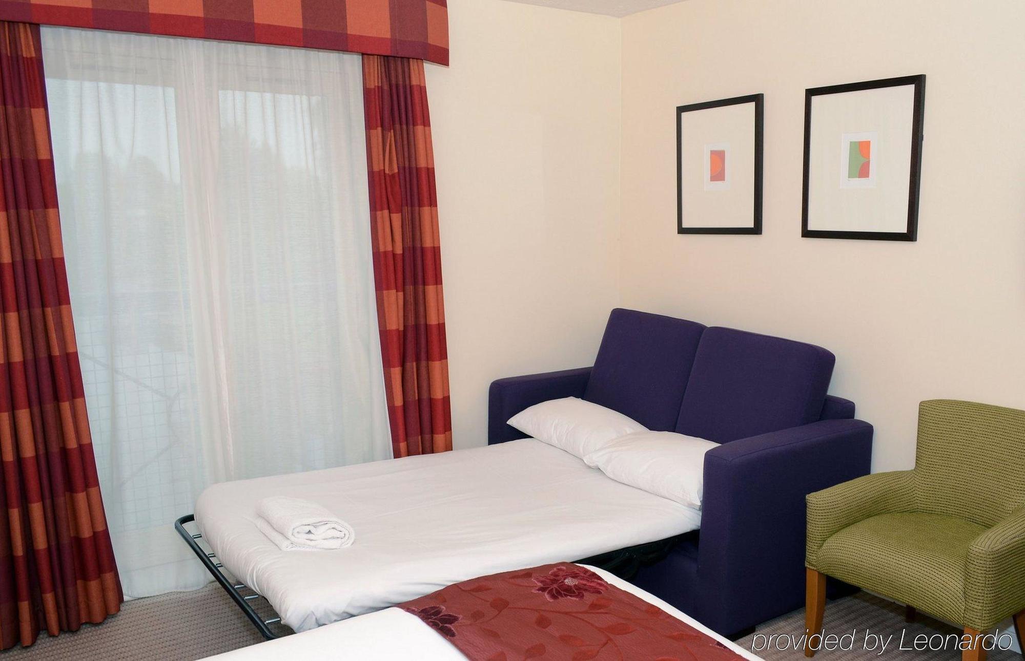 צ'רטסי The Bridge Hotel מראה חיצוני תמונה