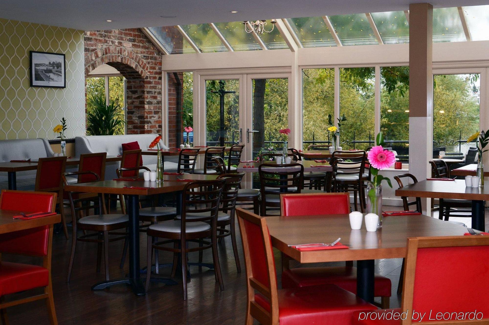 צ'רטסי The Bridge Hotel מראה חיצוני תמונה