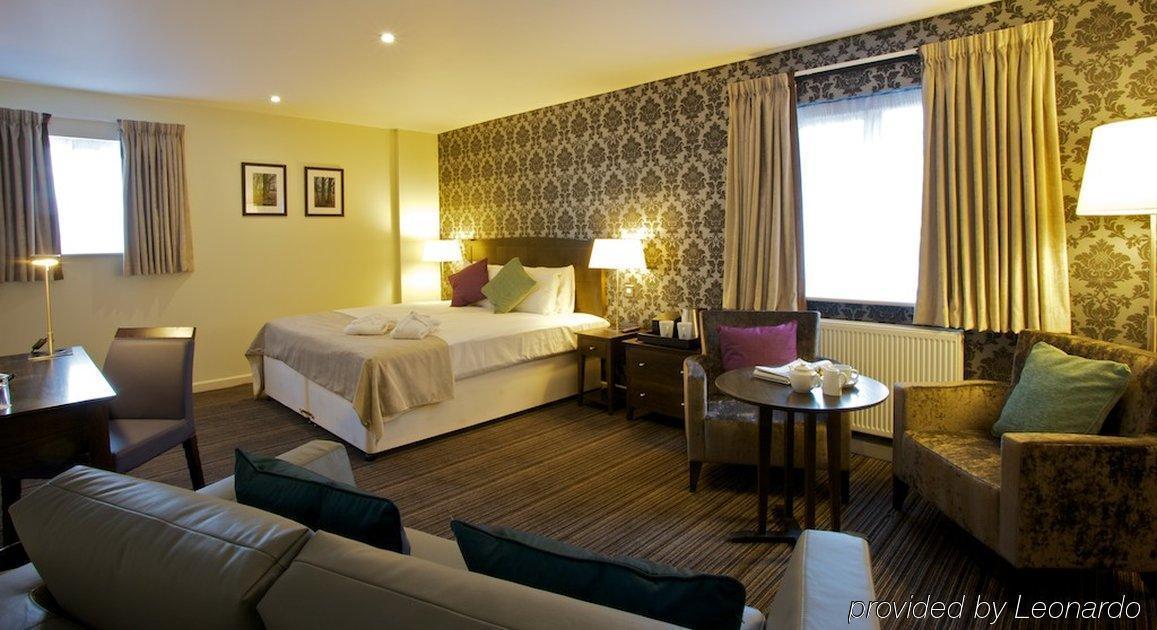 צ'רטסי The Bridge Hotel מראה חיצוני תמונה