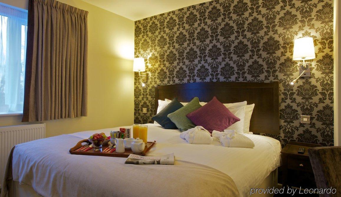 צ'רטסי The Bridge Hotel מראה חיצוני תמונה
