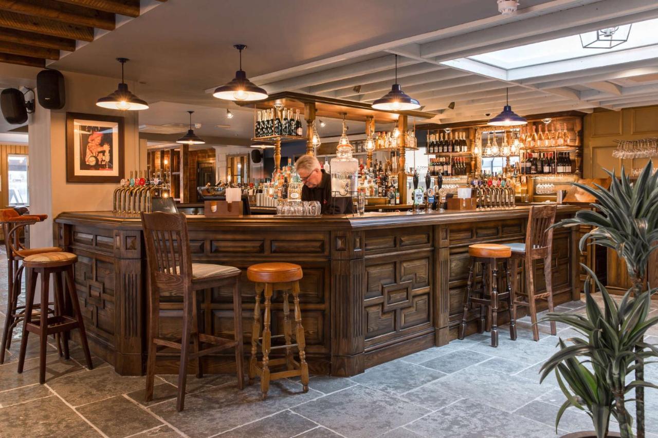 צ'רטסי The Bridge Hotel מראה חיצוני תמונה