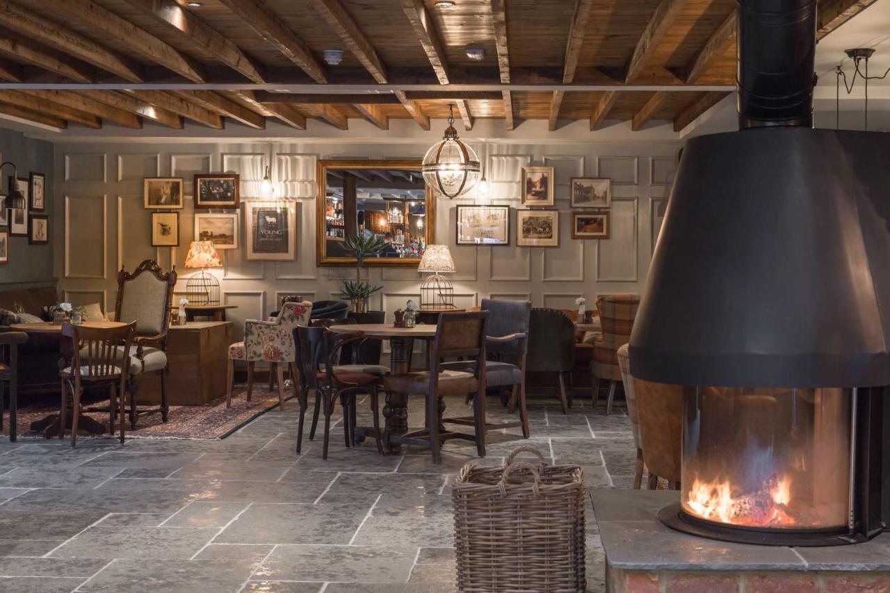 צ'רטסי The Bridge Hotel מראה חיצוני תמונה